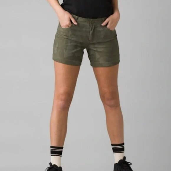 Prana Women’s Sage Green Camo Mid- Rise Hale 7" Short II Size 14 - Picture 1 of 8